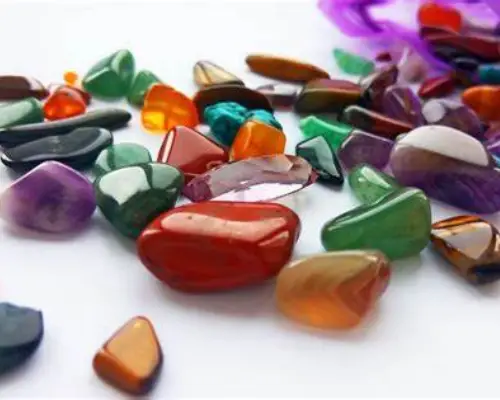 lithothérapie: bienfaits des pierres naturelles